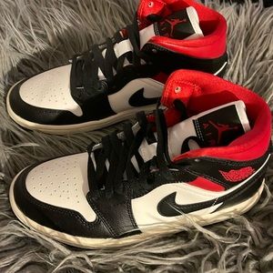 NWOT Women 6 Air Jordan 1 Mid NEVER WORN CLEAN
